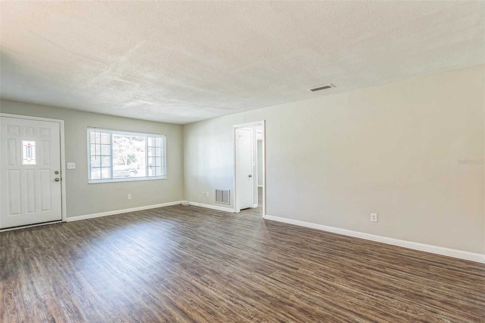 Image 4 of 15 For 1035 Duncan Avenue