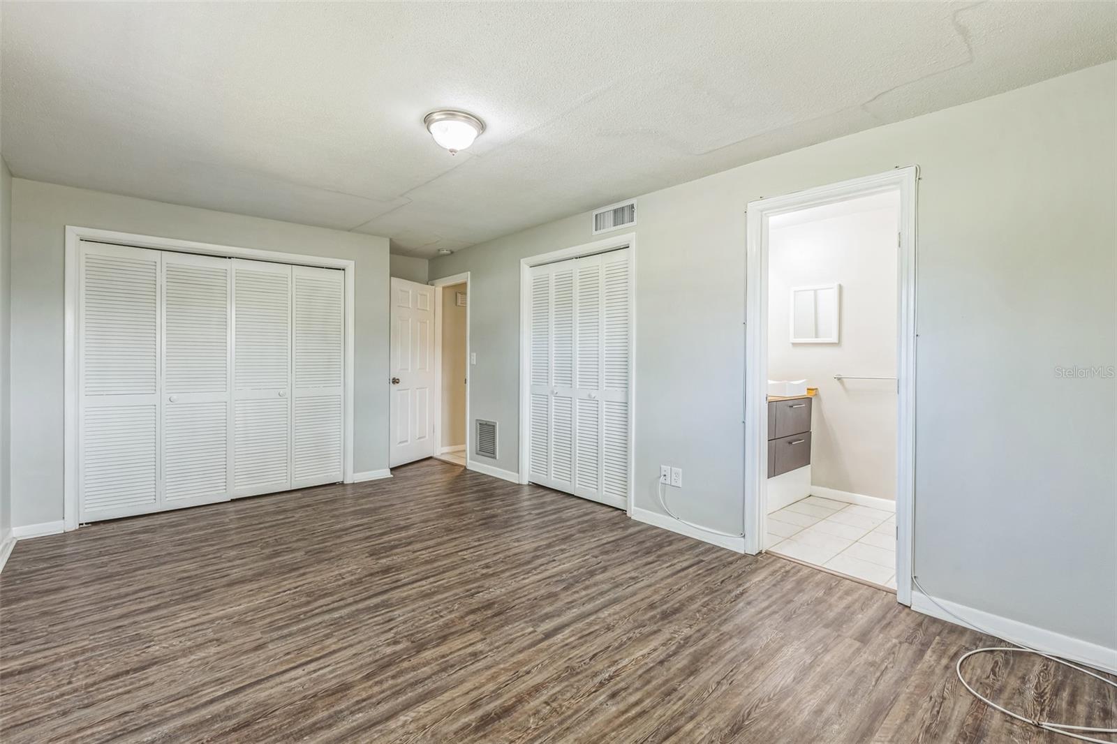 Image 8 of 15 For 1035 Duncan Avenue