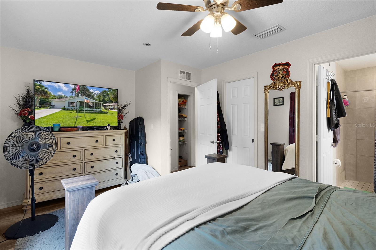 Image 13 of 37 For 2597 Cr 426f
