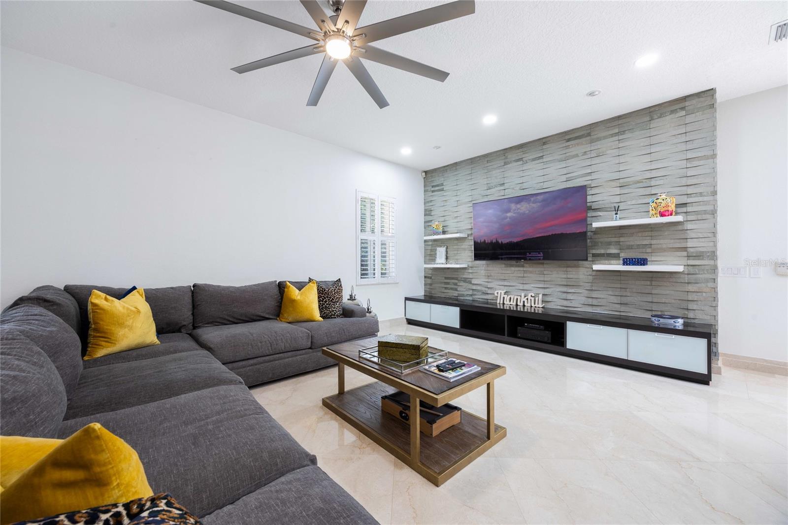 Image 16 of 44 For 9062 Dancy Tree Court
