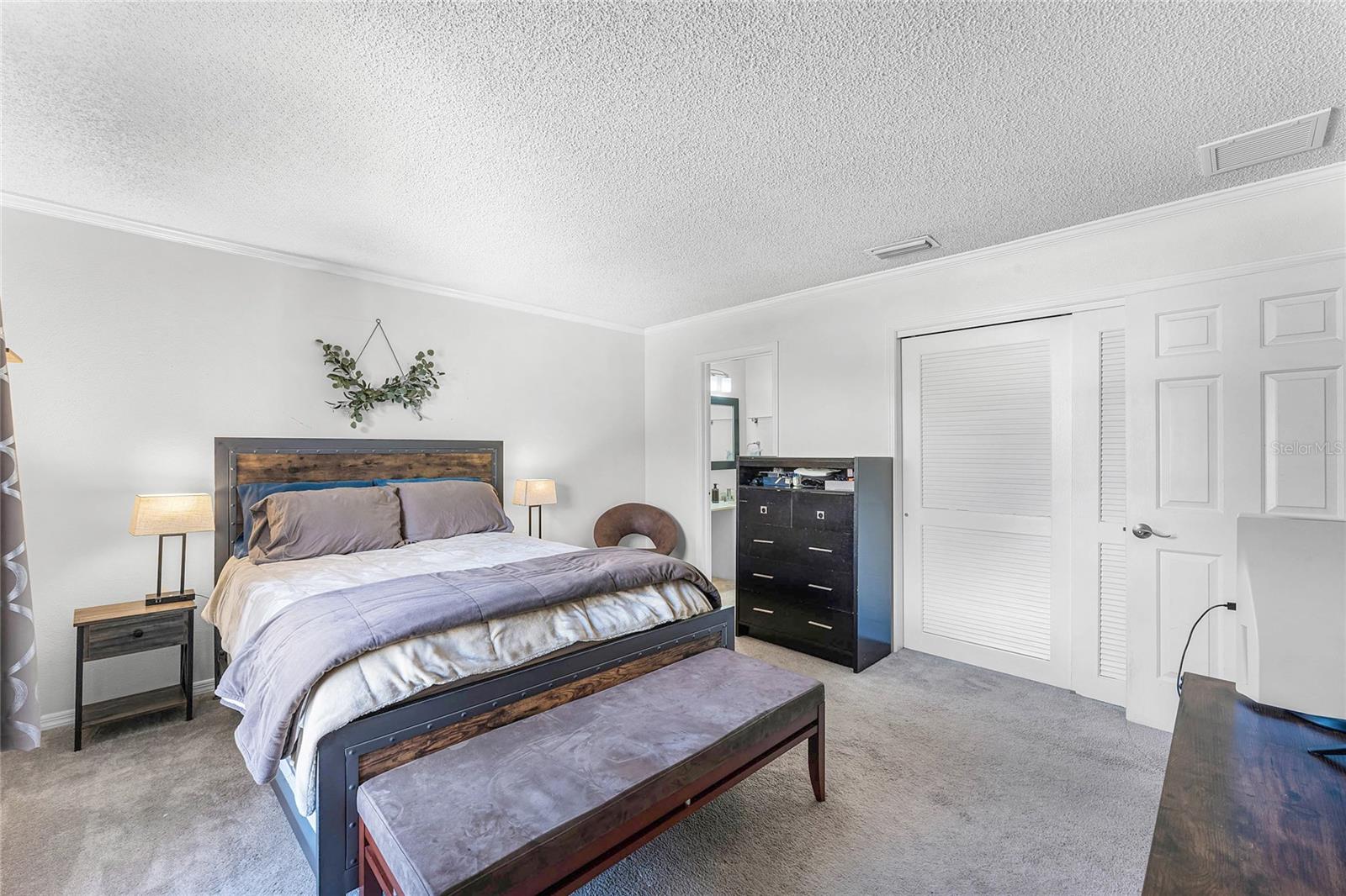 Image 13 of 27 For 1126 Villa Lane 91