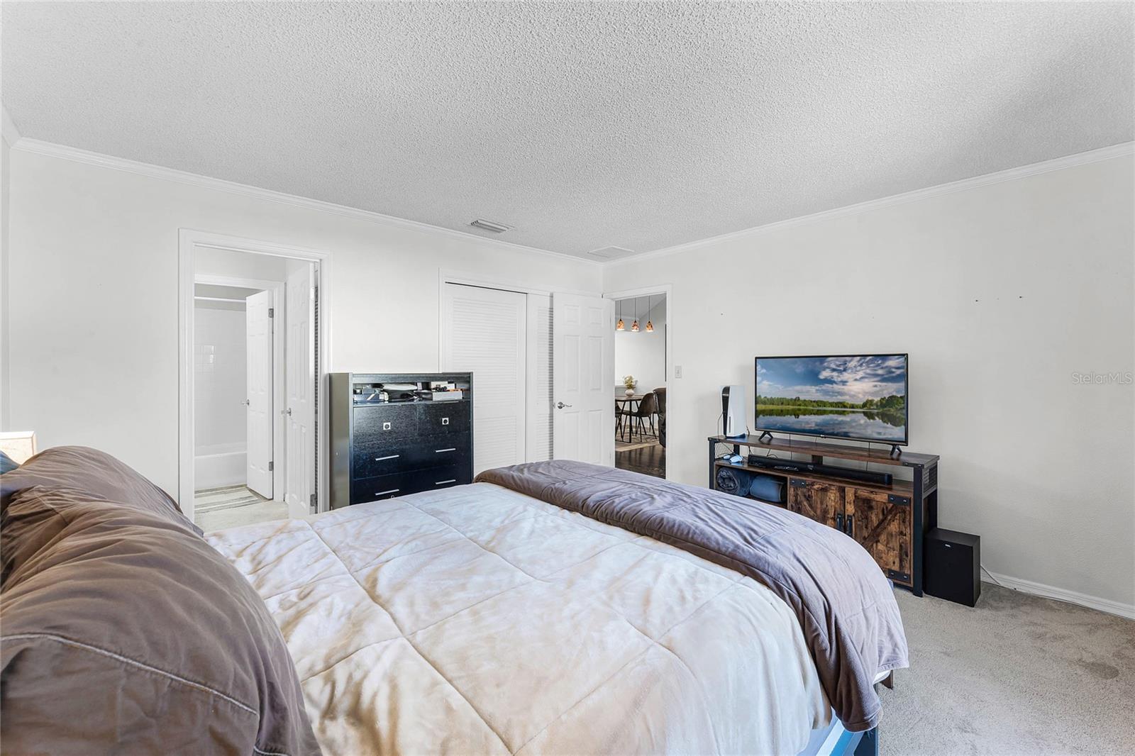 Image 14 of 27 For 1126 Villa Lane 91