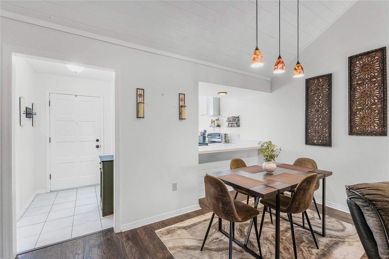 Image 3 of 27 For 1126 Villa Lane 91