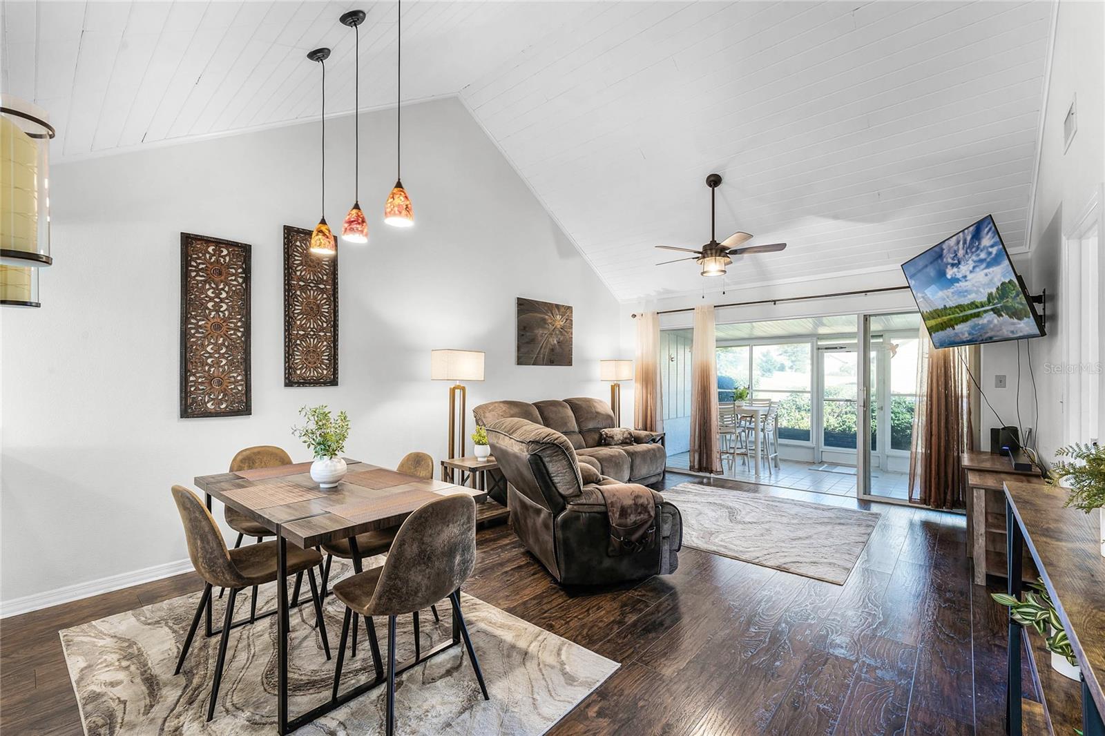 Image 5 of 27 For 1126 Villa Lane 91