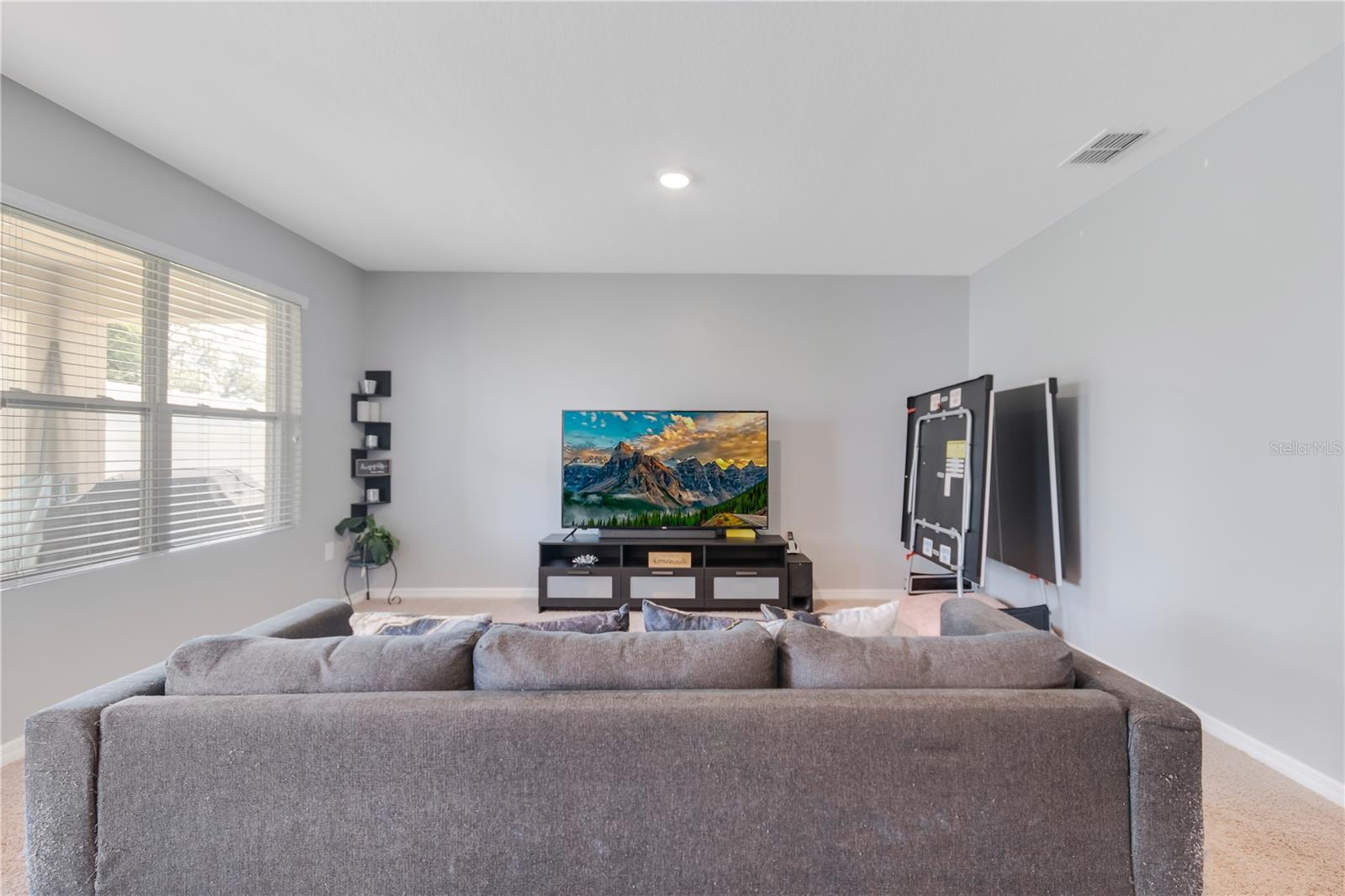 Image 16 of 39 For 984 Chanler Drive