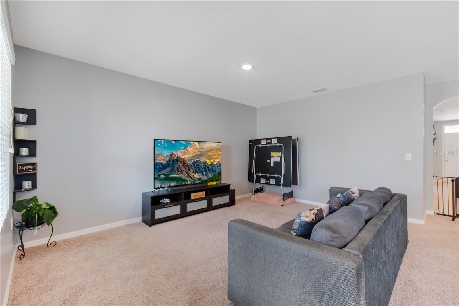 Image 18 of 39 For 984 Chanler Drive
