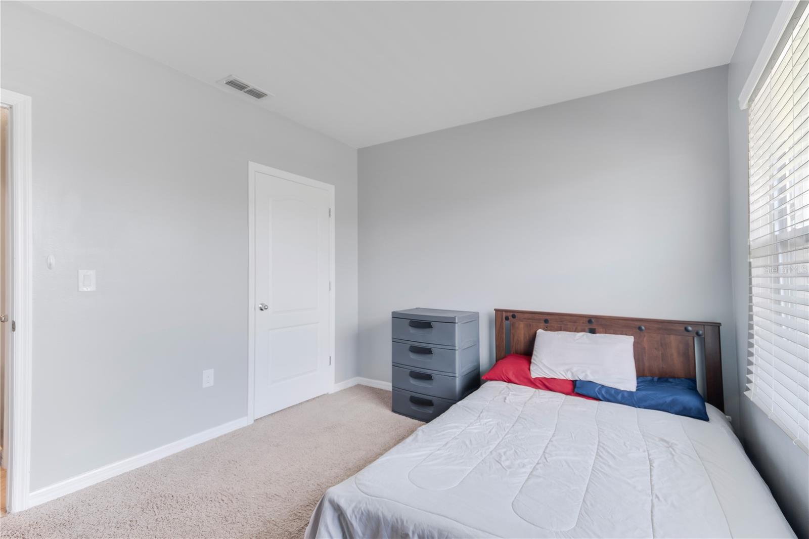 Image 27 of 39 For 984 Chanler Drive