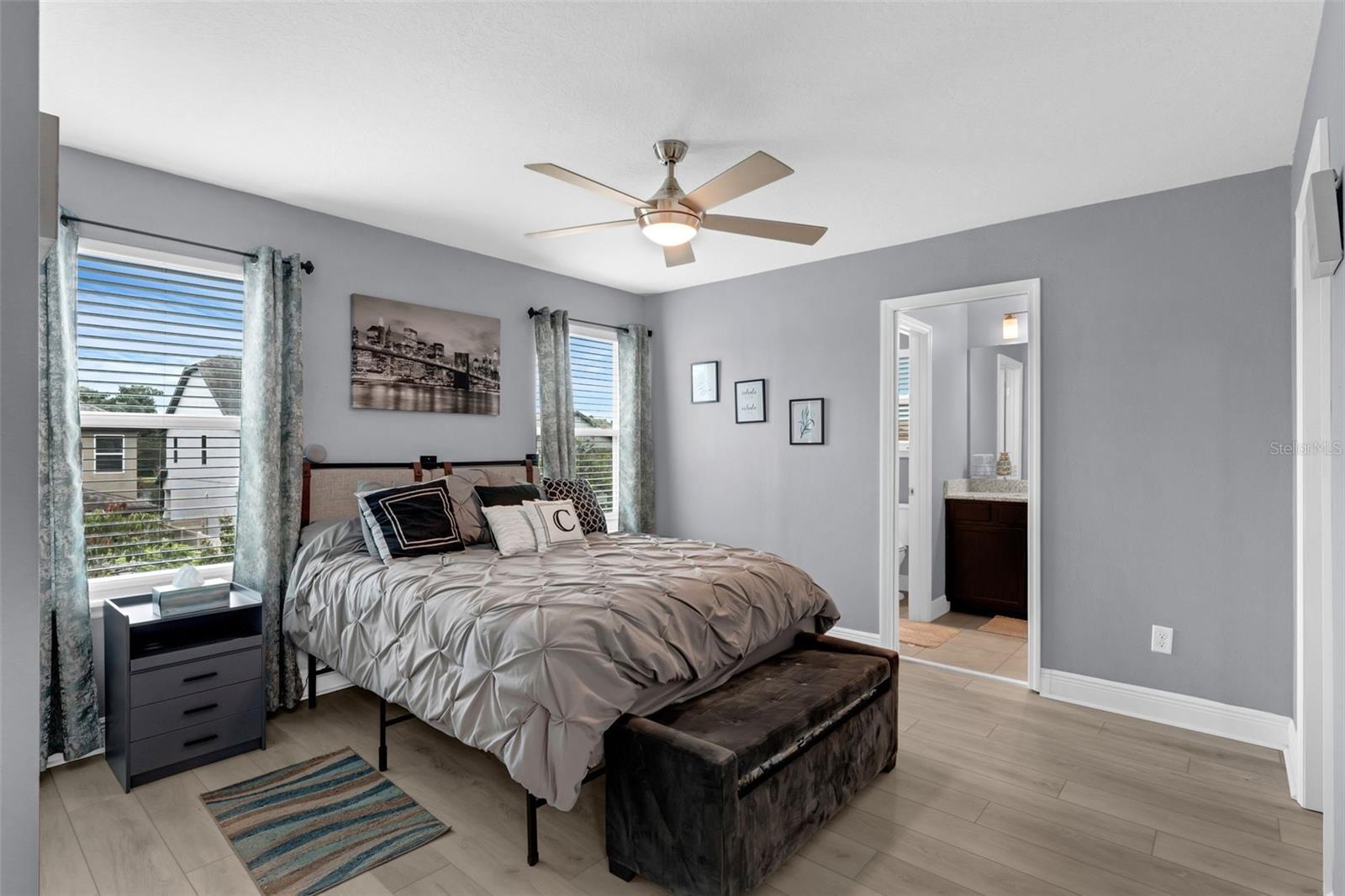 Image 23 of 62 For 10078 Hampshire Oaks Drive