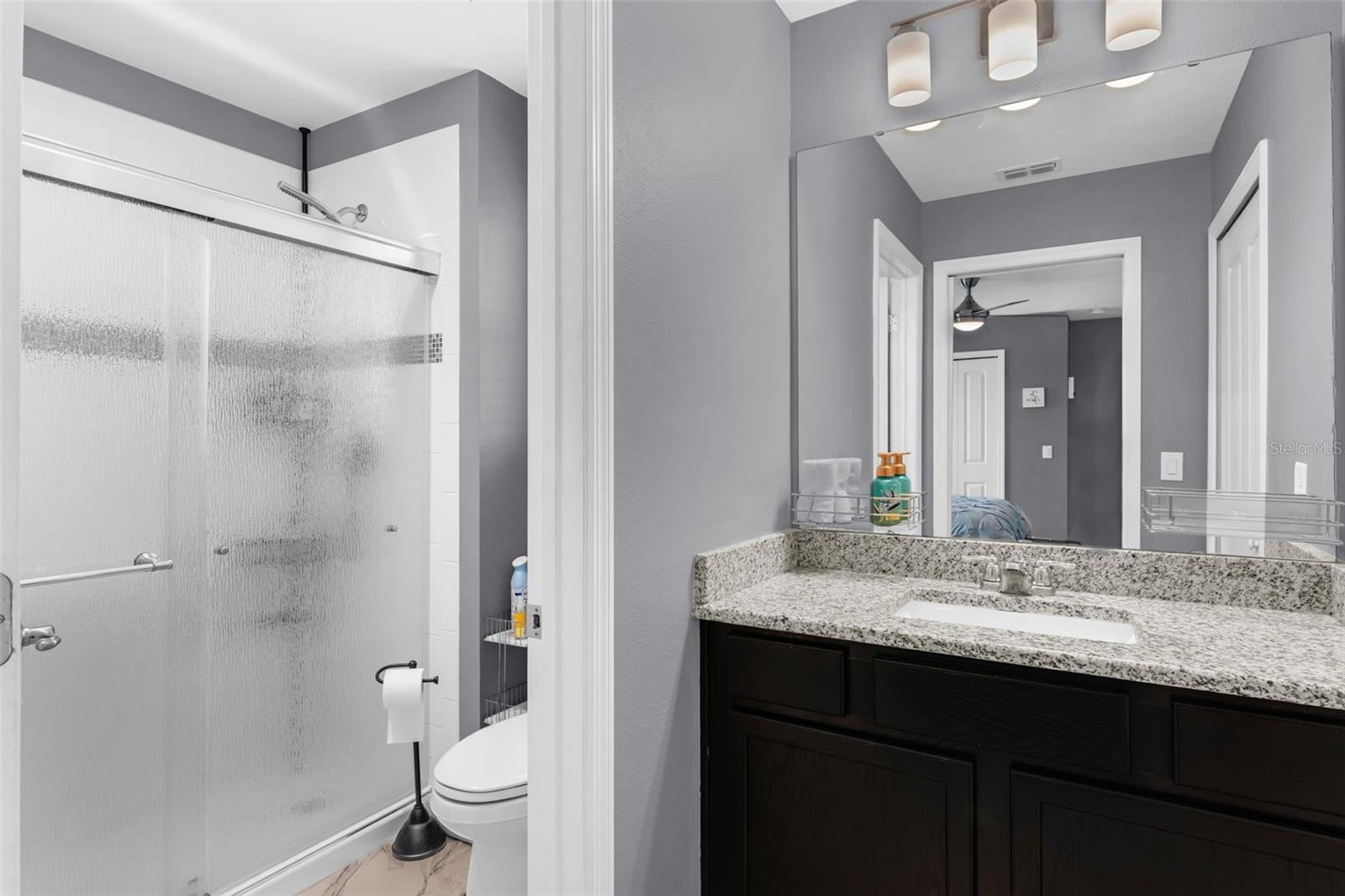 Image 27 of 62 For 10078 Hampshire Oaks Drive