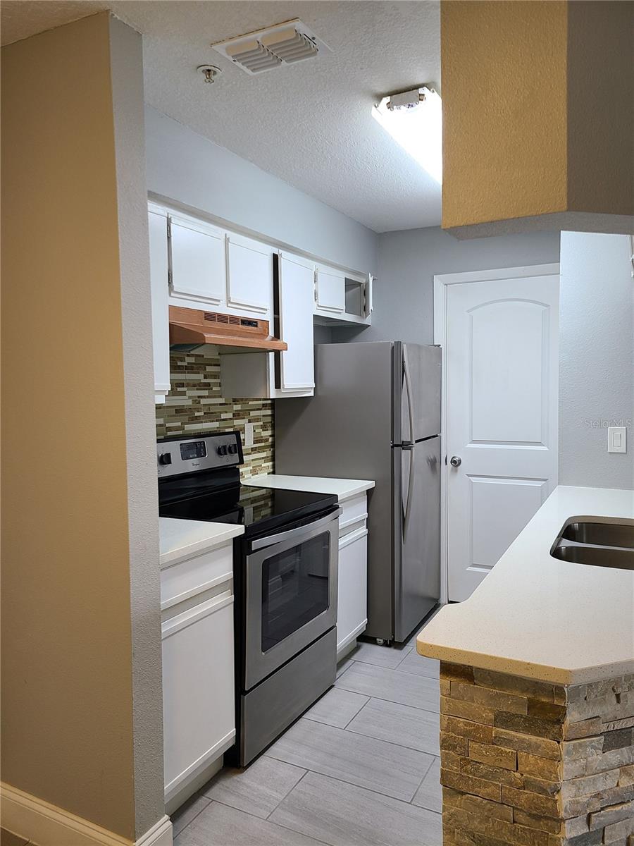 Image 11 of 32 For 234 Afton Square 305