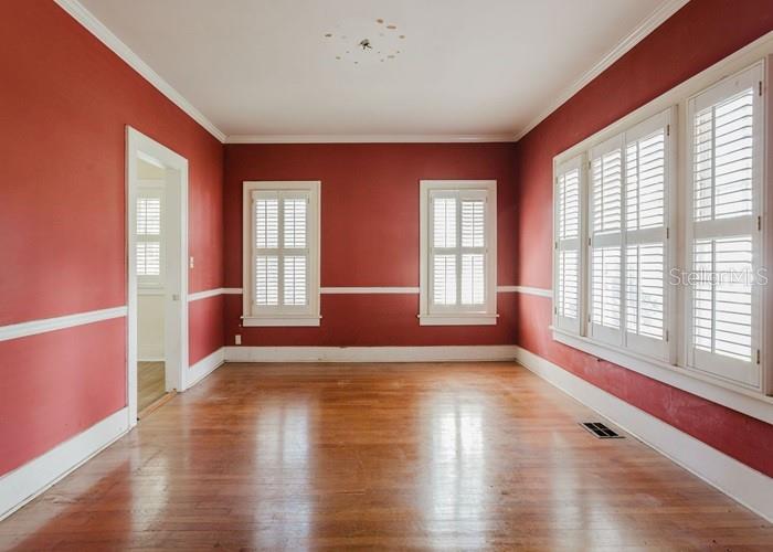 Image 10 of 22 For 1854 Ingleside Avenue