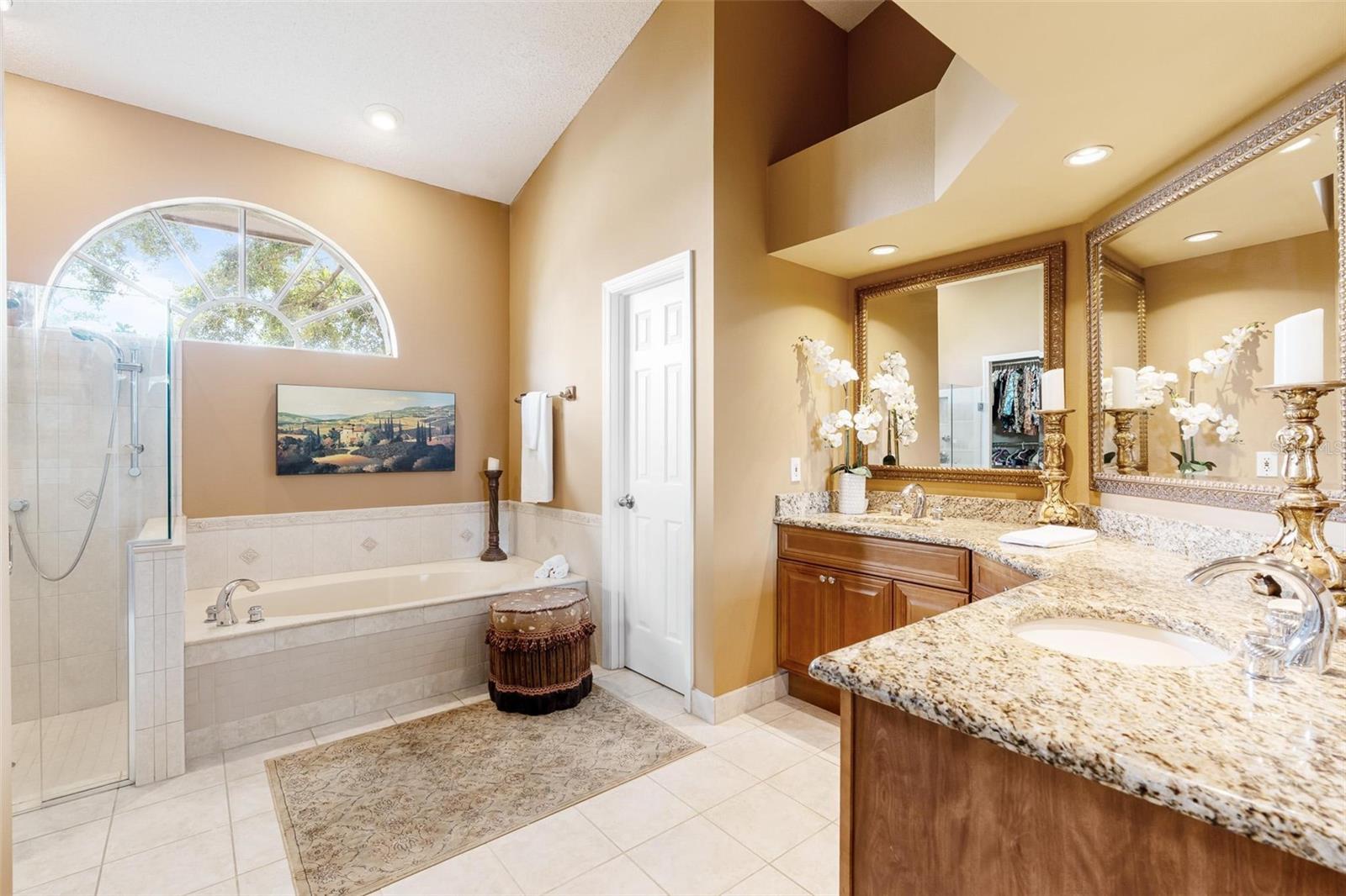 Image 14 of 41 For 610 Baywood Court