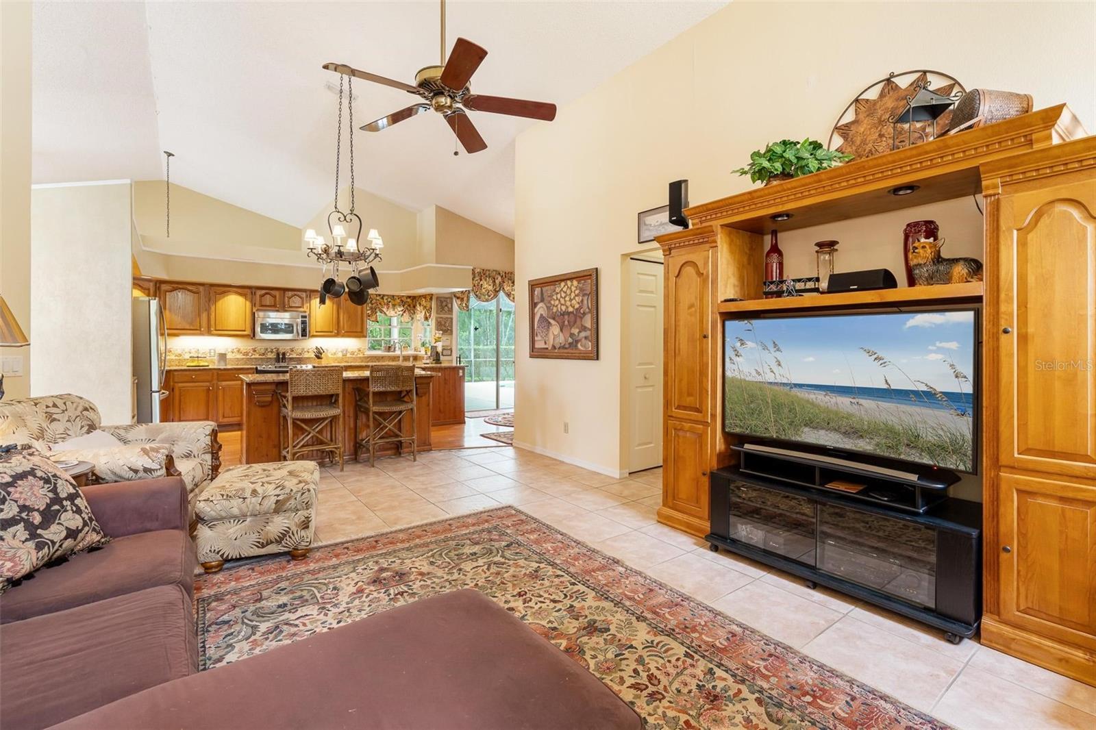 Image 23 of 41 For 610 Baywood Court
