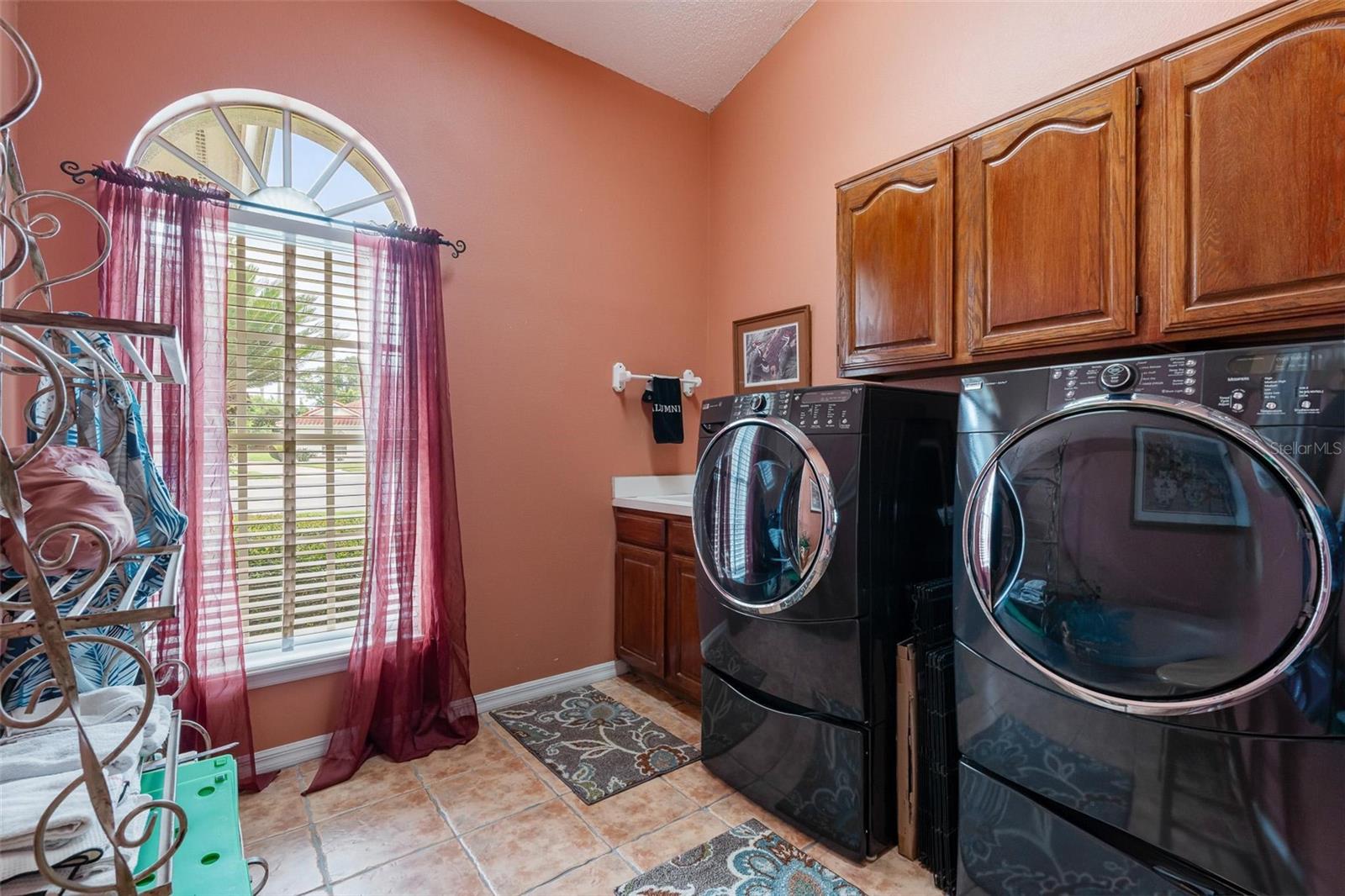 Image 30 of 41 For 610 Baywood Court