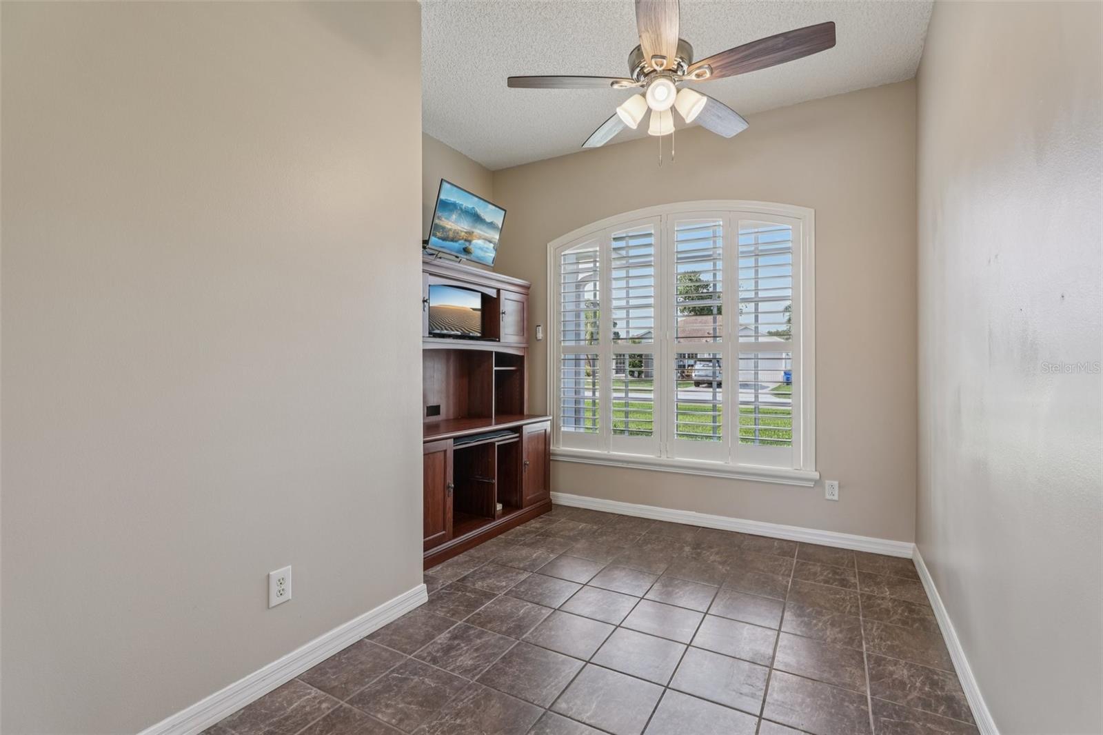Image 36 of 76 For 970 Sabal Grove Drive