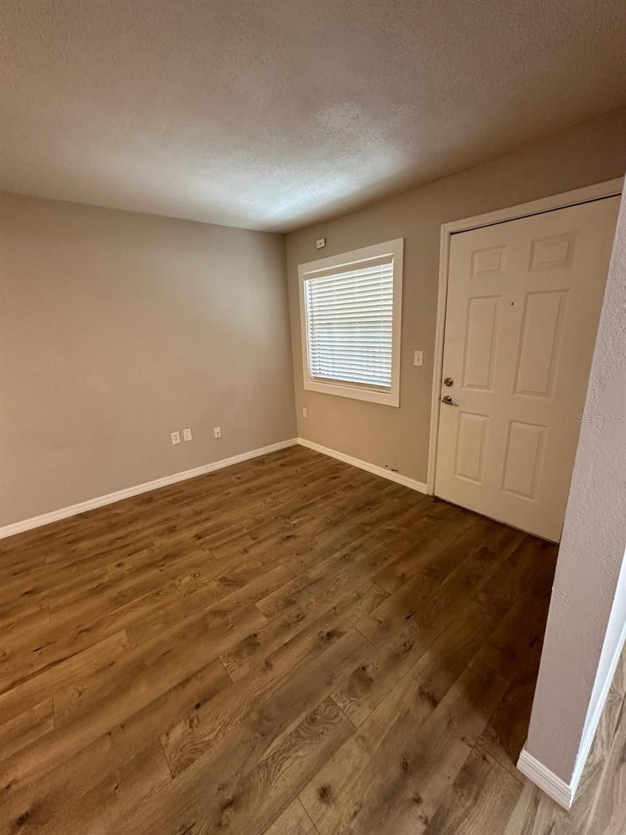 Image 4 of 10 For 559 Flemming Way 105