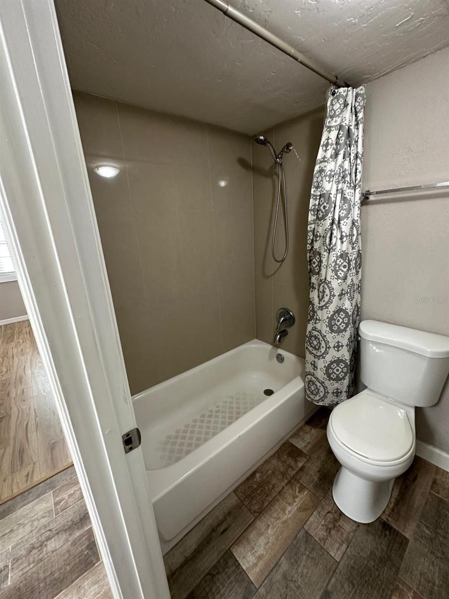 Image 9 of 10 For 559 Flemming Way 105