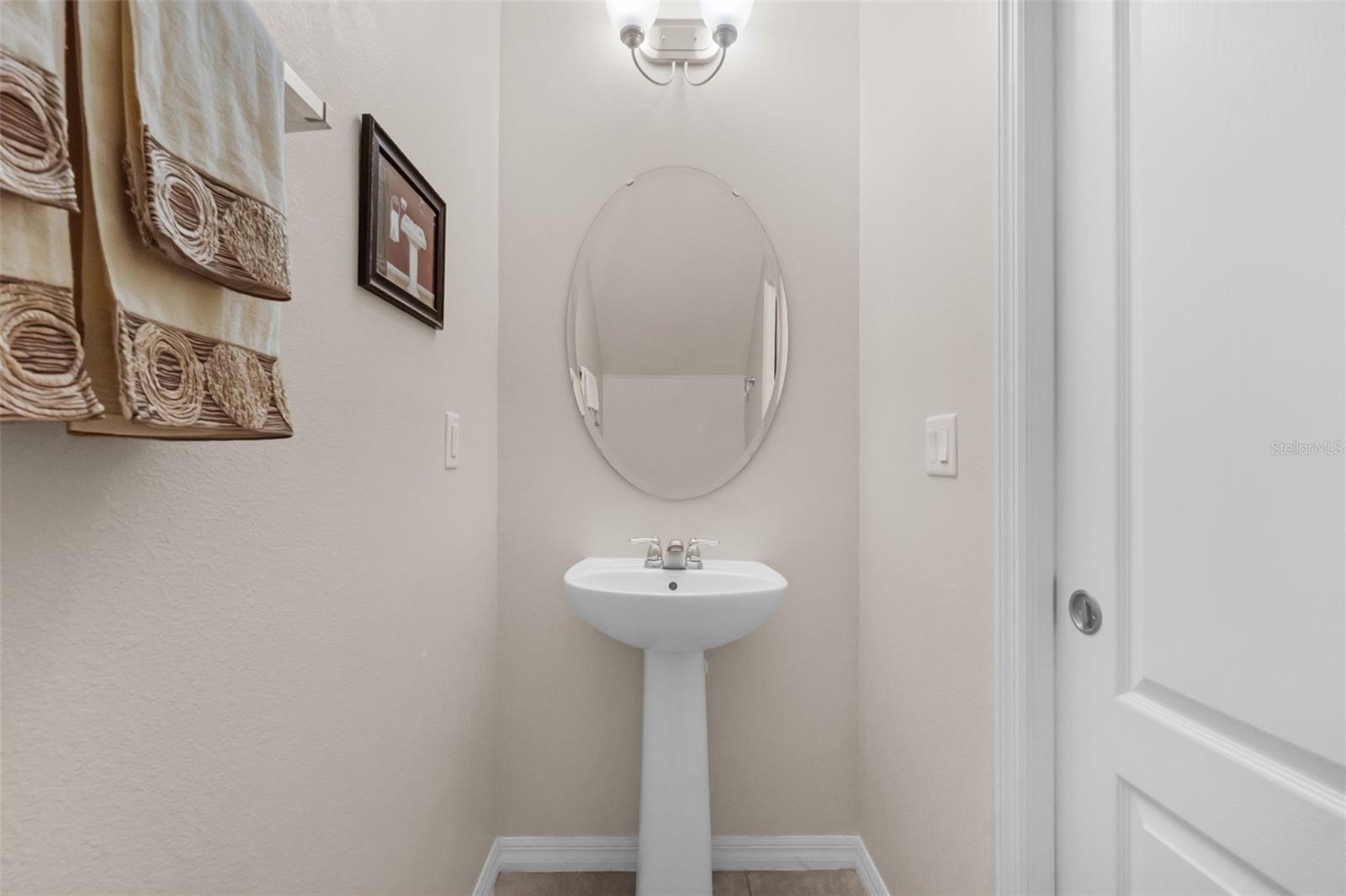 Image 25 of 43 For 2502 Seven Oaks Drive