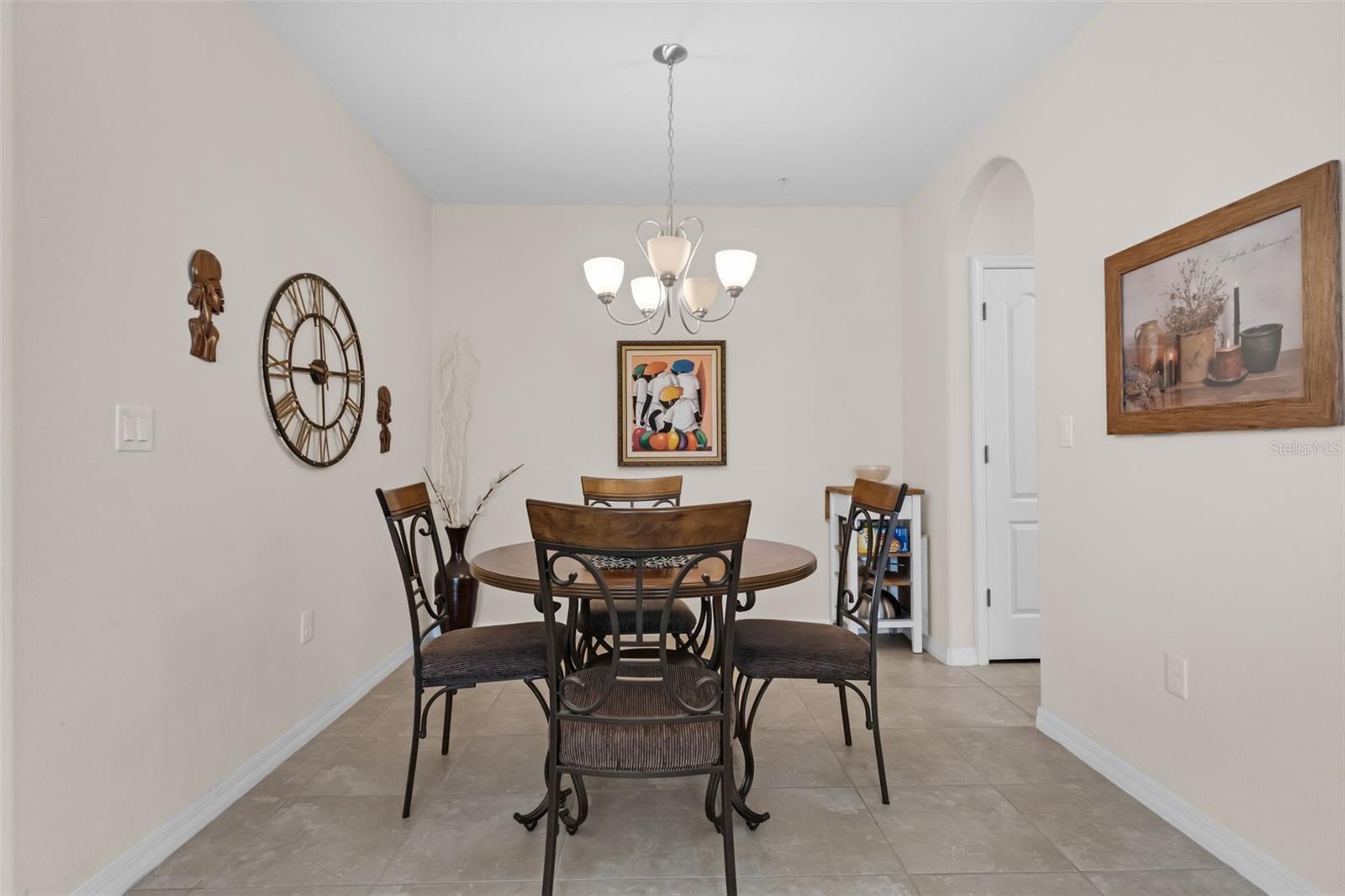 Image 8 of 43 For 2502 Seven Oaks Drive