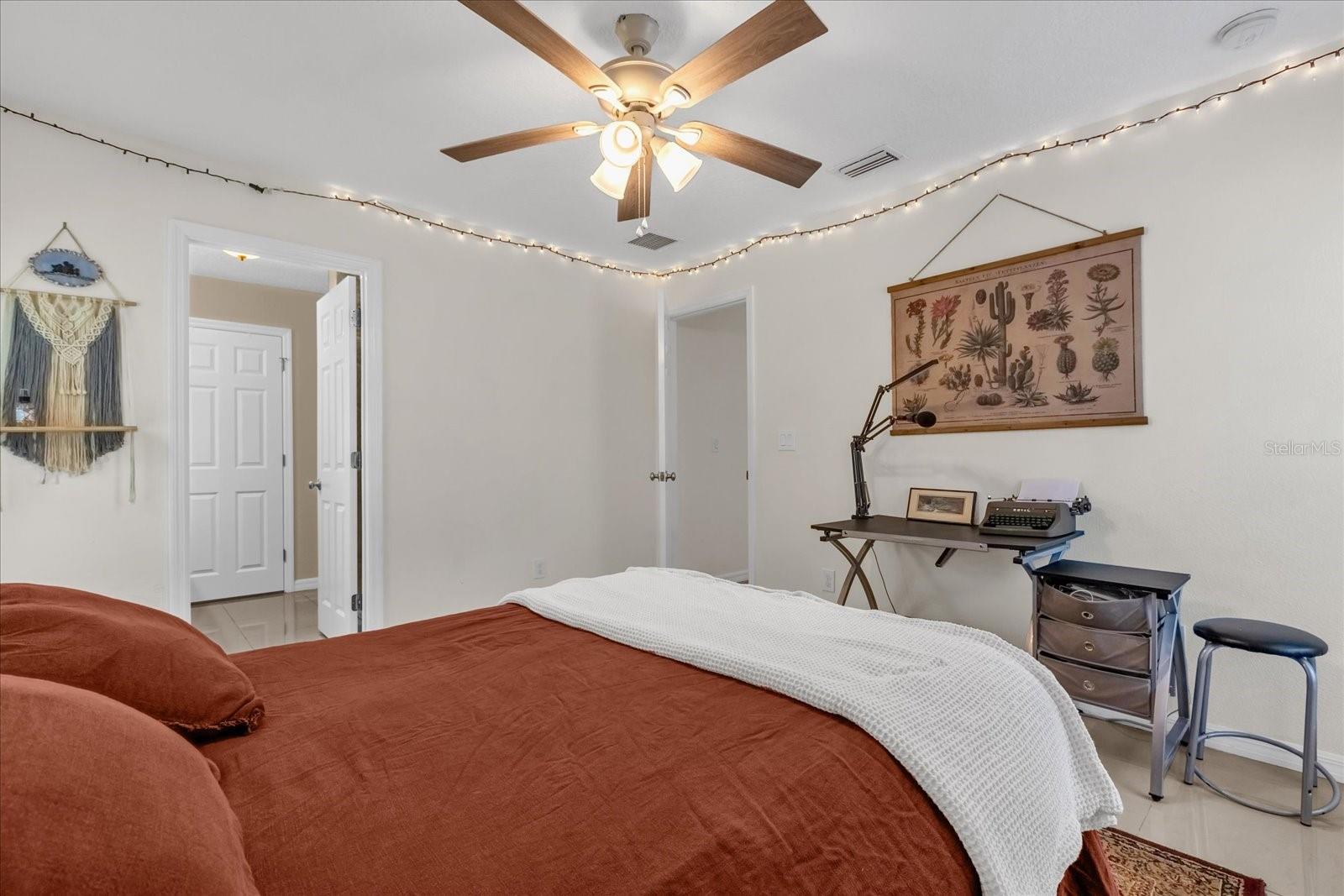 Image 13 of 27 For 339 Chinaberry Avenue