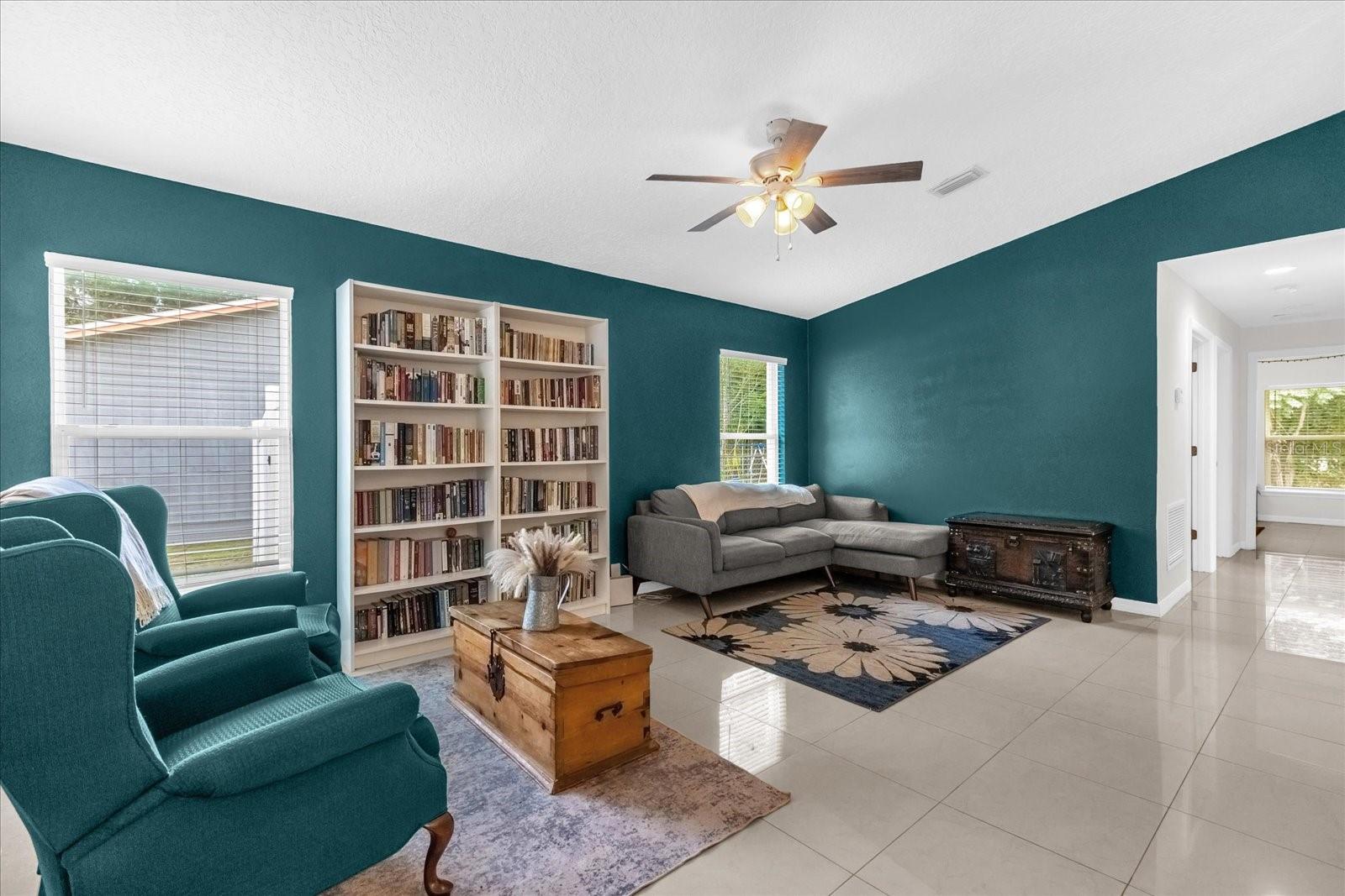 Image 2 of 27 For 339 Chinaberry Avenue