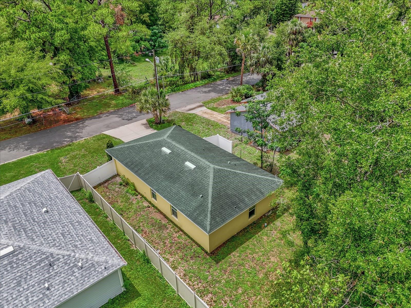Image 23 of 27 For 339 Chinaberry Avenue
