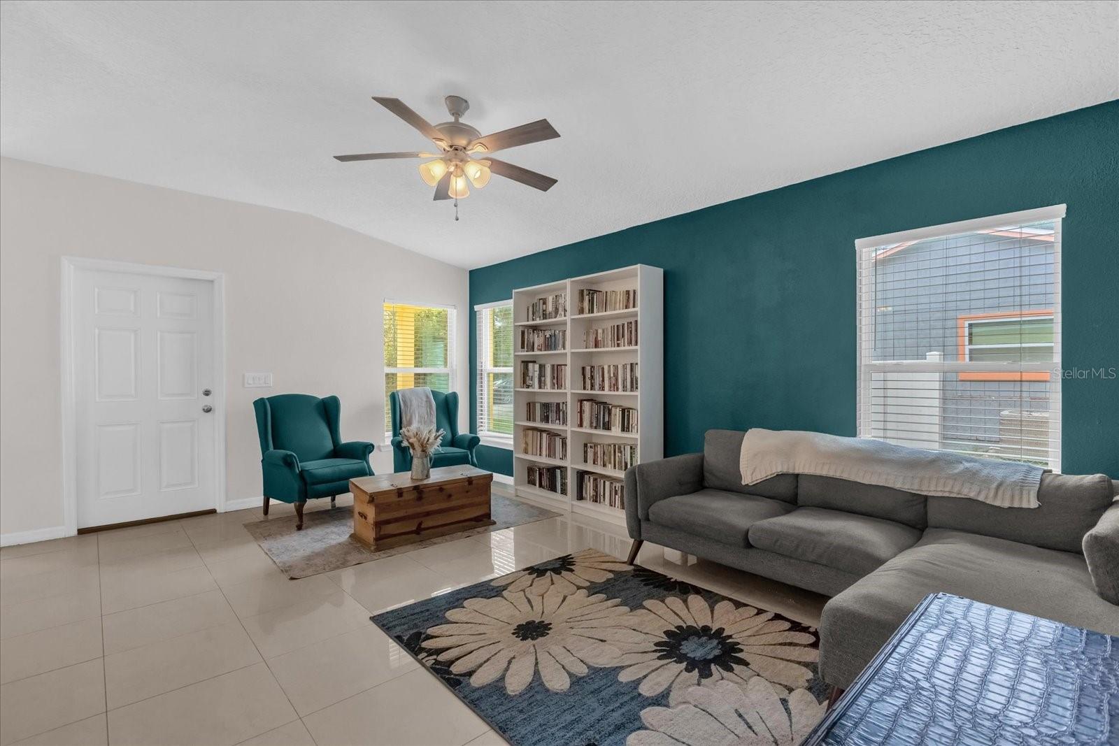 Image 3 of 27 For 339 Chinaberry Avenue