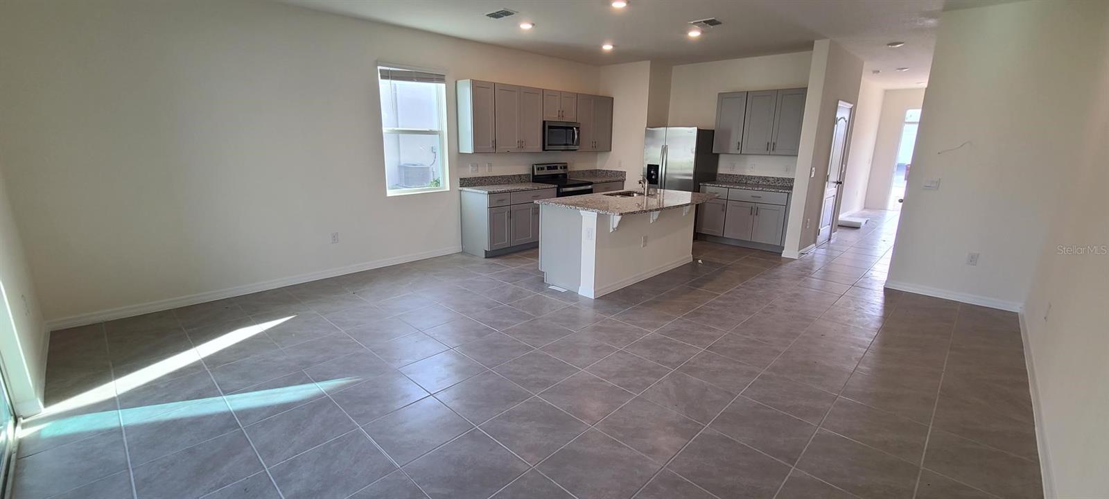 Image 3 of 38 For 1310 Mako Way