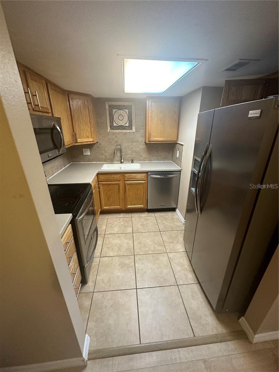Image 5 of 16 For 904 Lake Destiny Road H