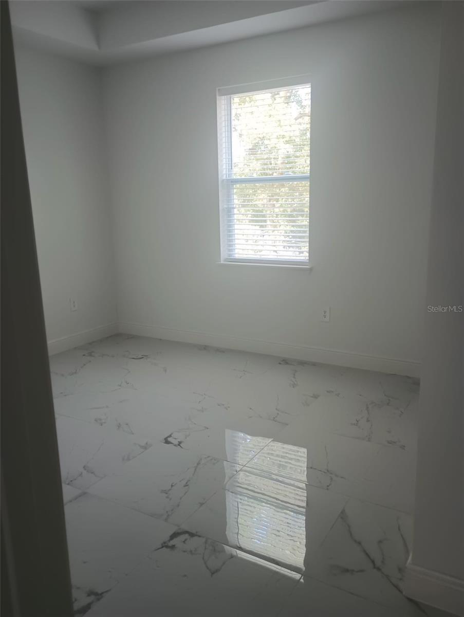 Image 17 of 27 For 322 New York Avenue 322