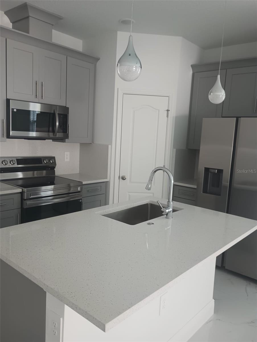 Image 25 of 27 For 322 New York Avenue 322