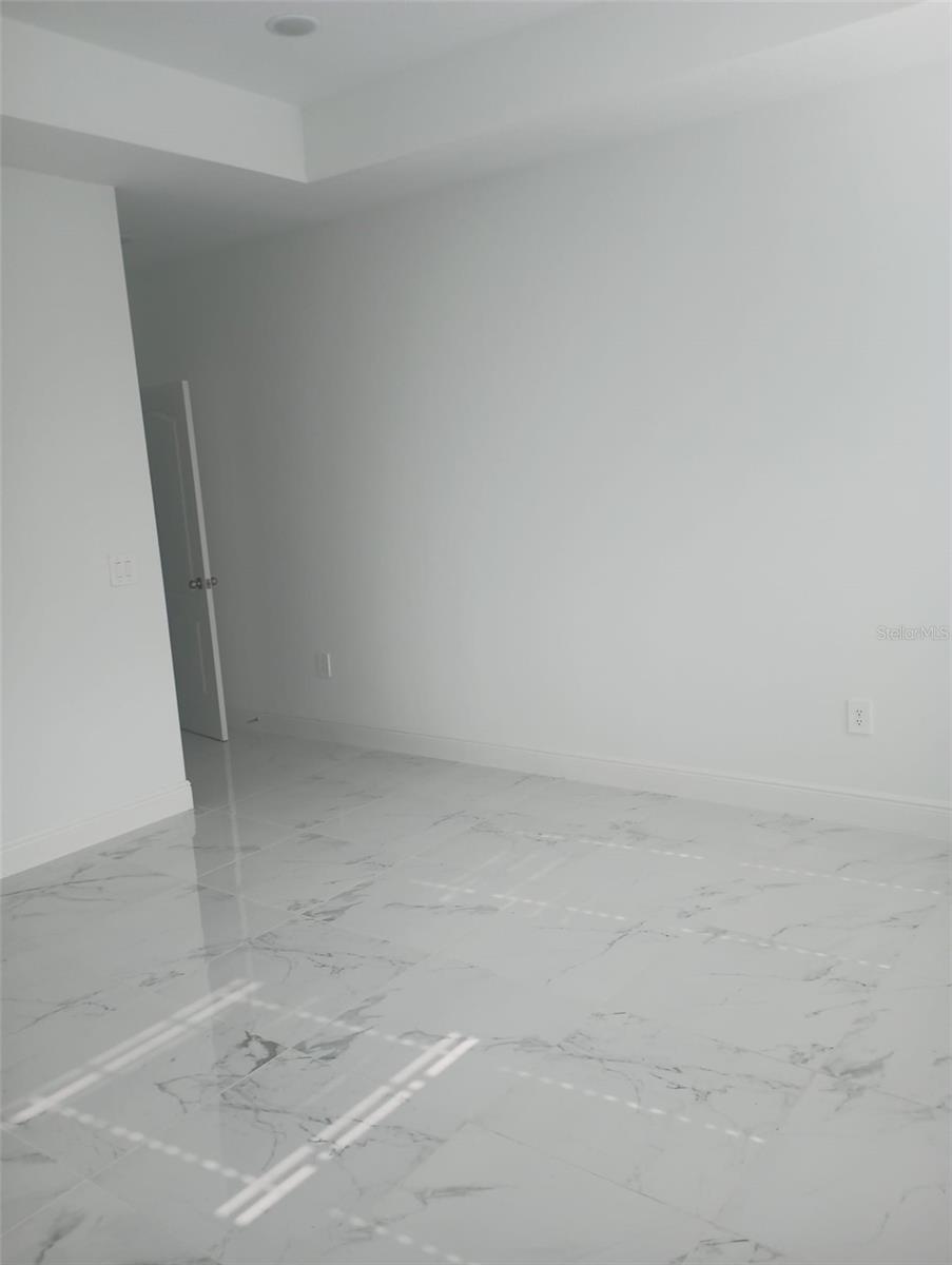 Image 6 of 27 For 322 New York Avenue 322
