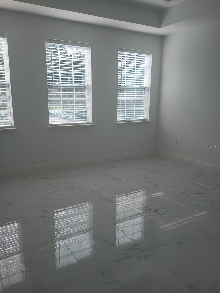 Image 8 of 27 For 322 New York Avenue 322