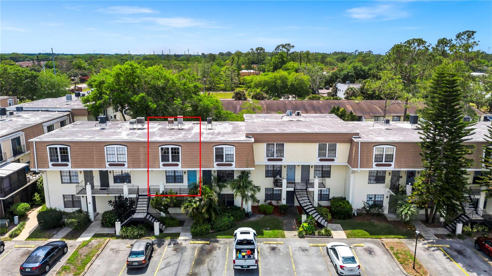 Image 17 of 27 For 6052 Village Circle 6052