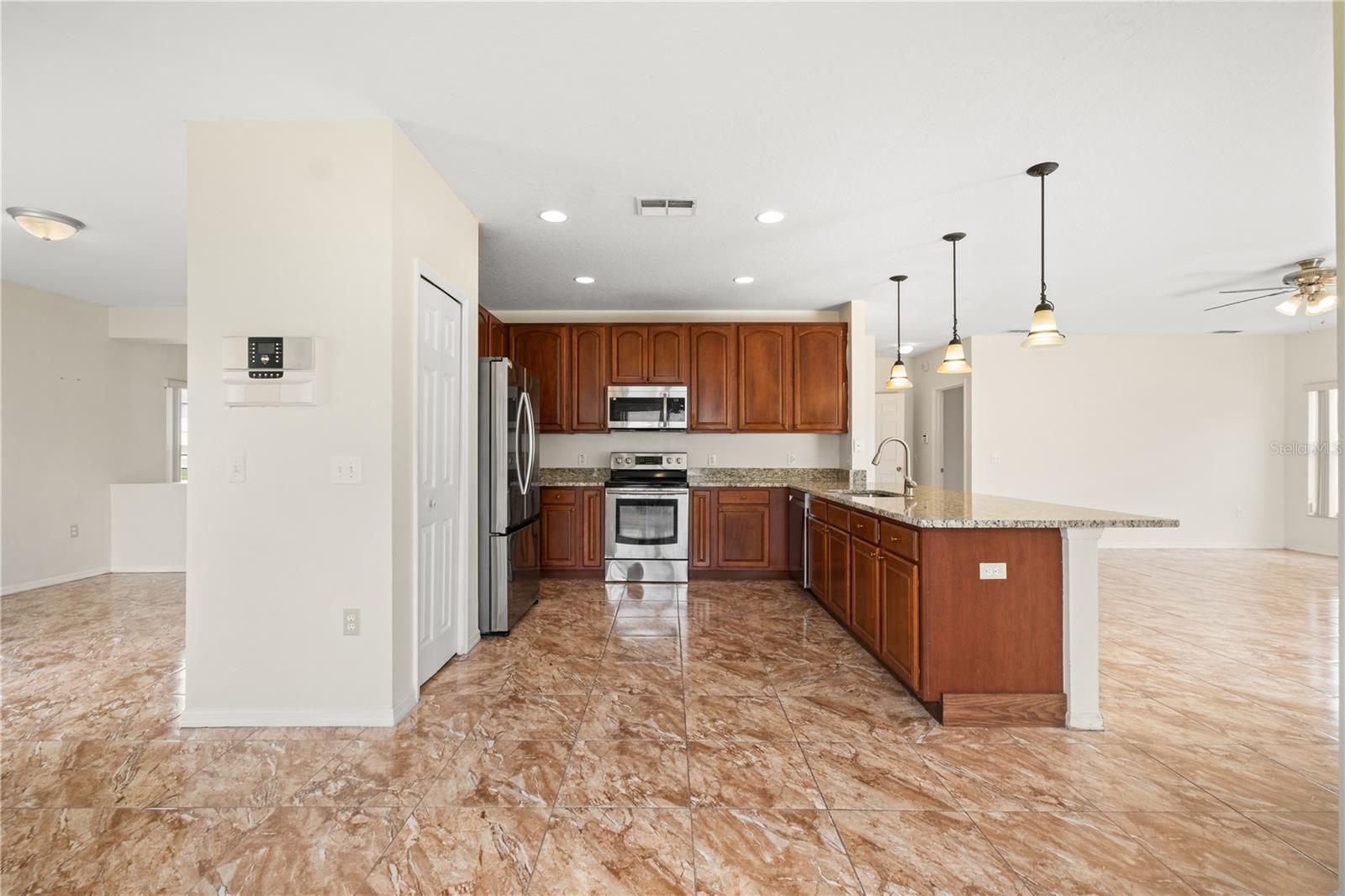 Image 12 of 33 For 442 Churchill Court