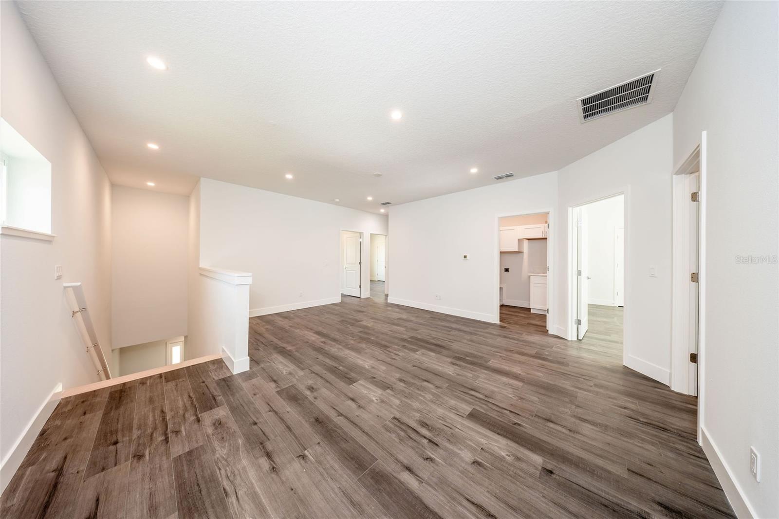 Image 20 of 53 For 300 Mitnik Drive