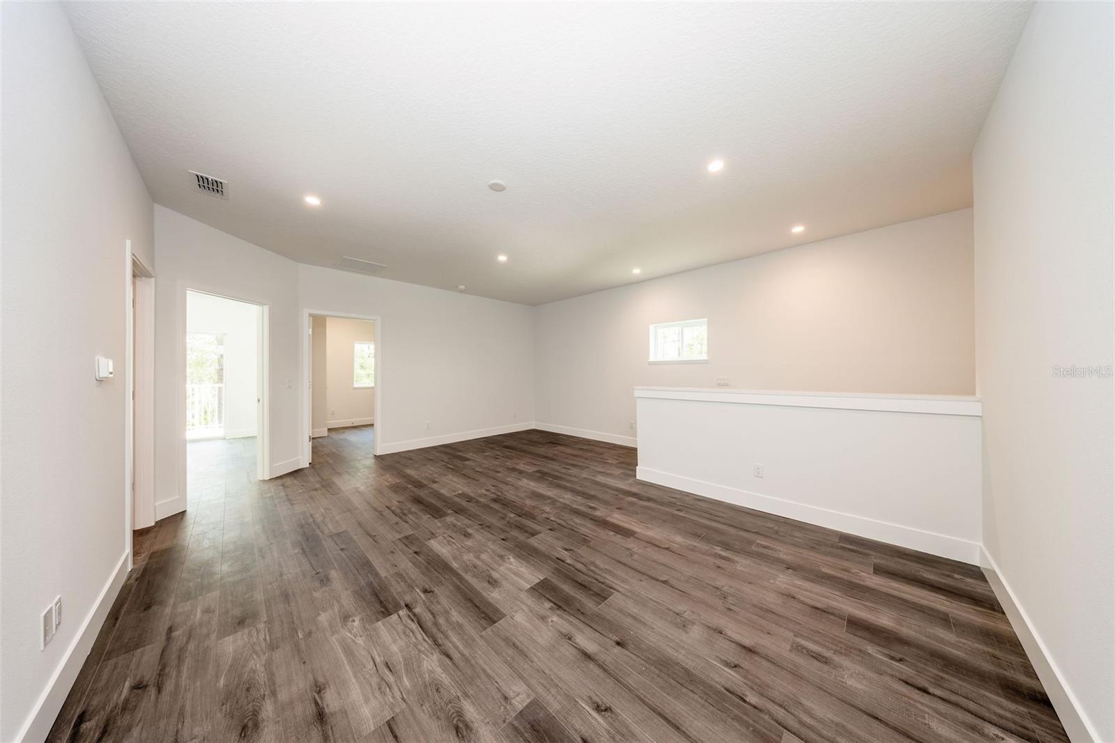 Image 22 of 53 For 300 Mitnik Drive
