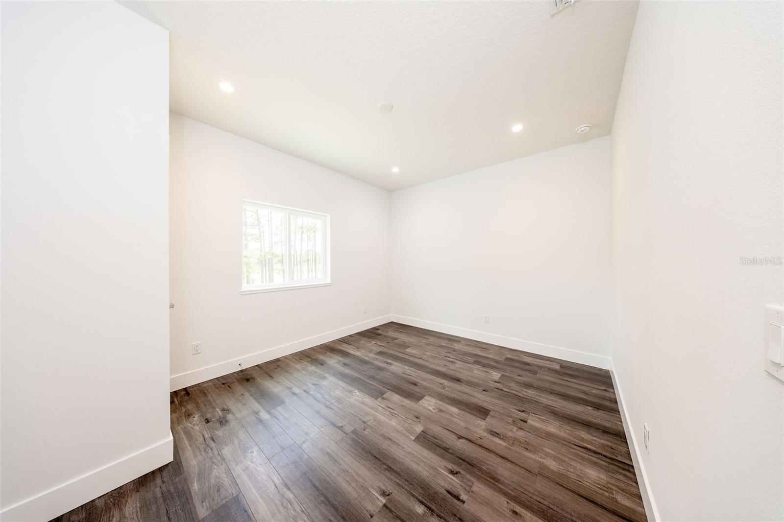 Image 30 of 53 For 300 Mitnik Drive