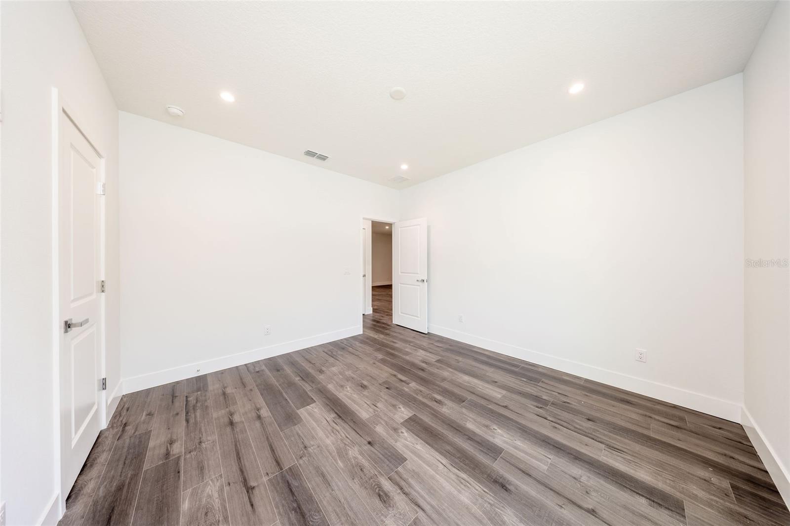 Image 40 of 53 For 300 Mitnik Drive