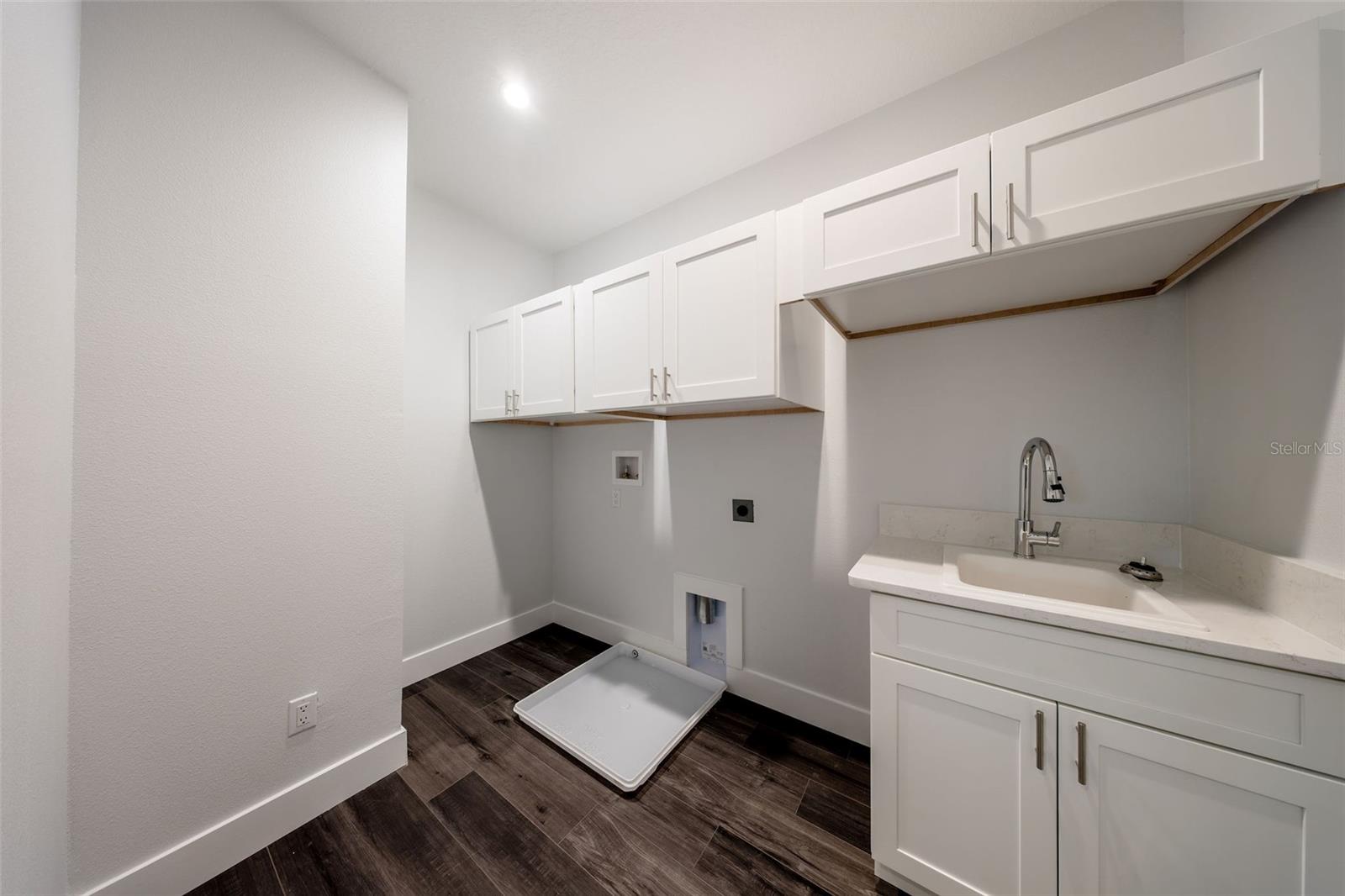 Image 43 of 53 For 300 Mitnik Drive
