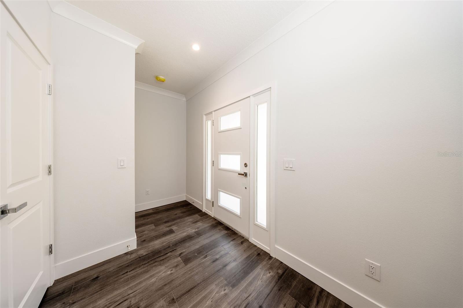 Image 7 of 53 For 300 Mitnik Drive