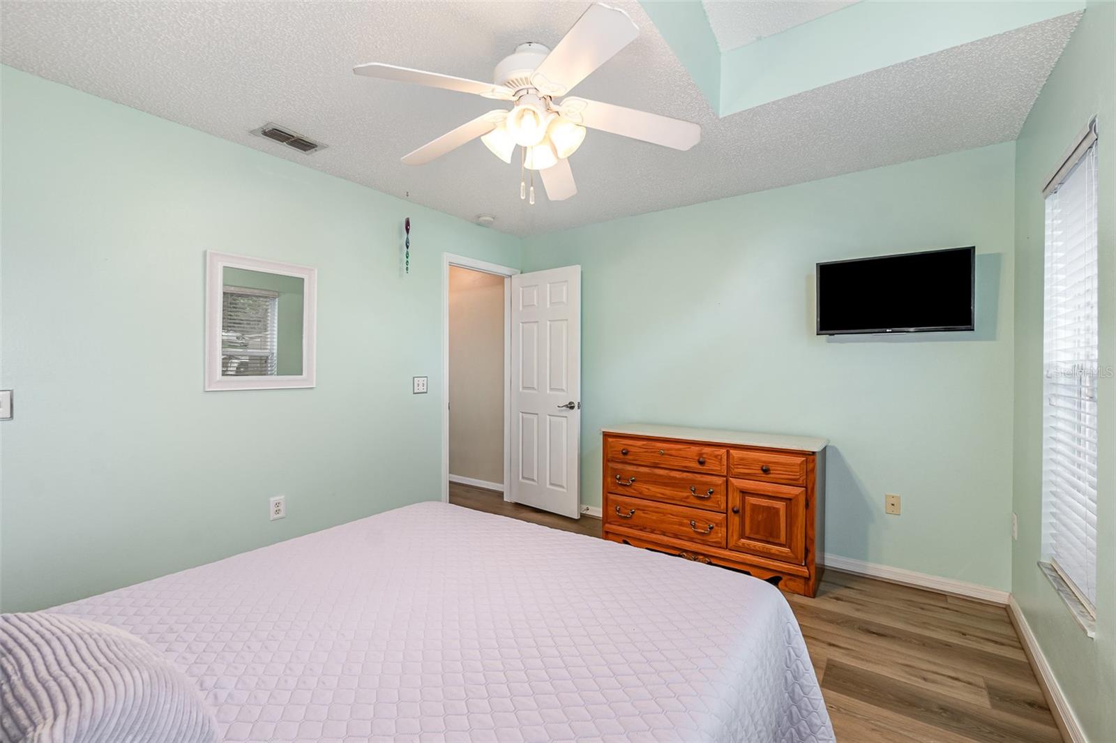 Image 16 of 38 For 16103 Denham Court