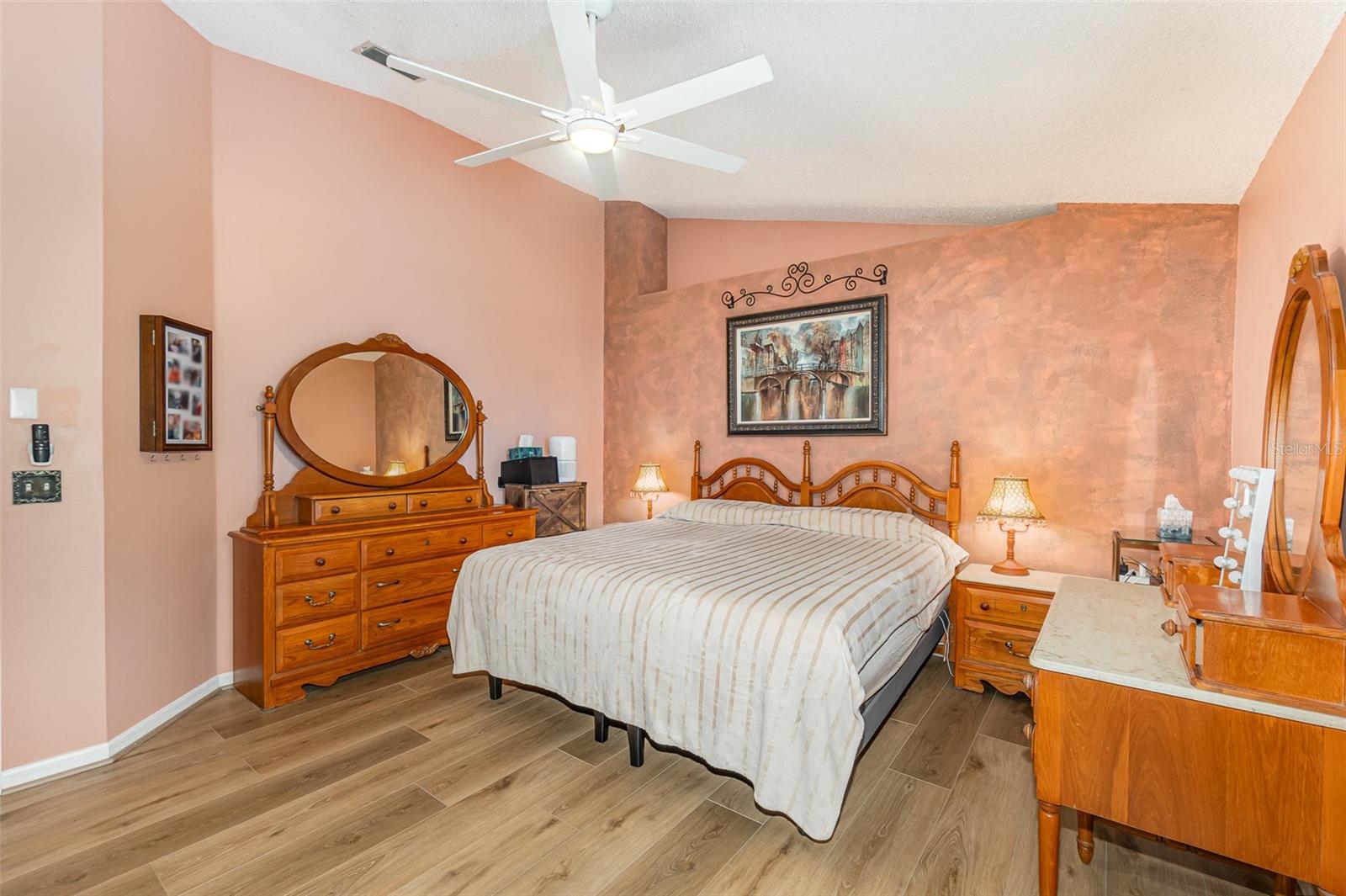 Image 17 of 38 For 16103 Denham Court