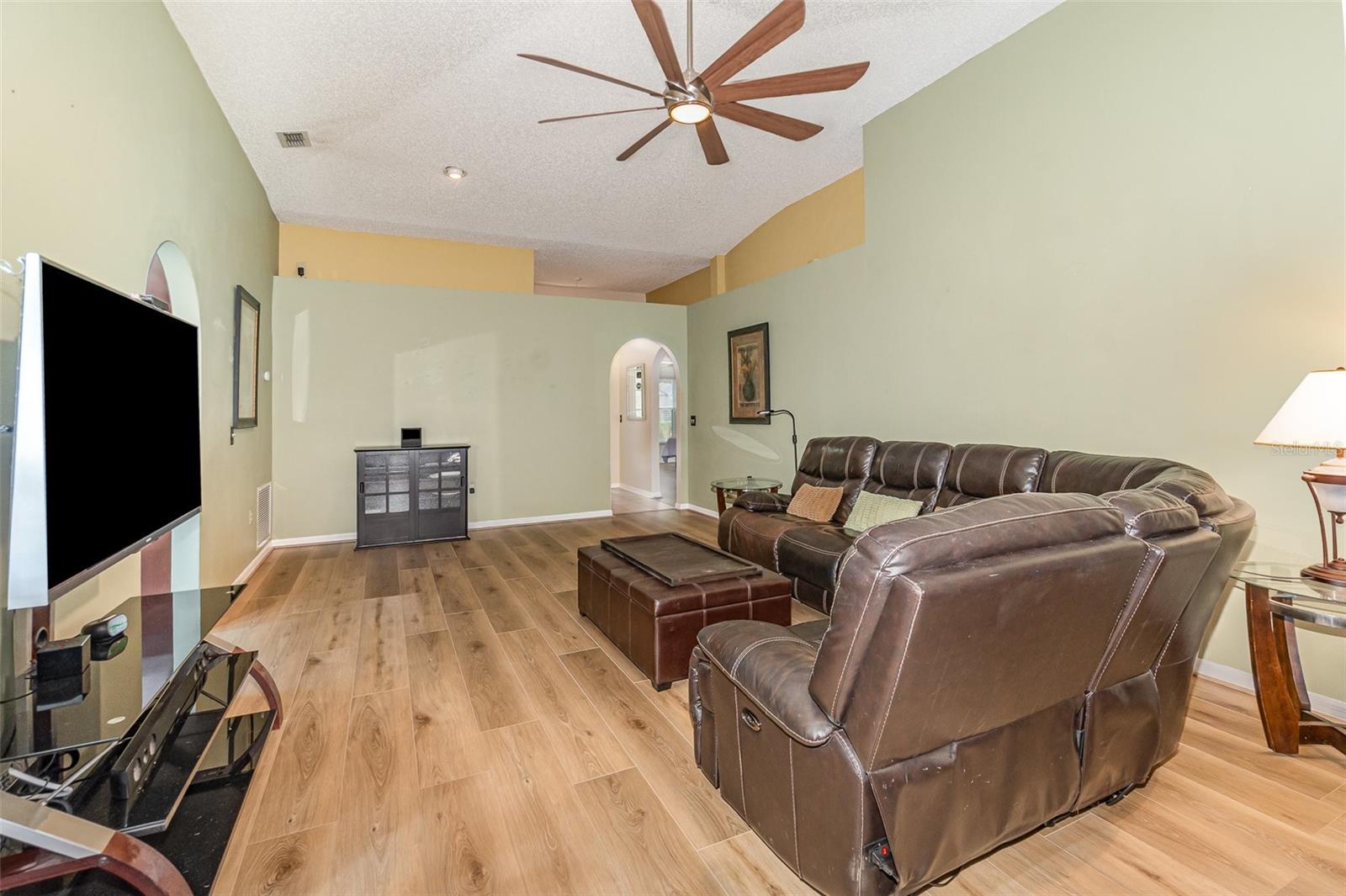 Image 5 of 38 For 16103 Denham Court