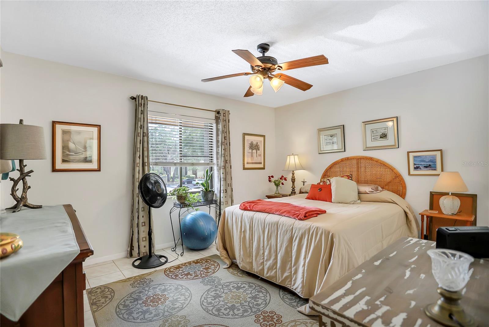 Image 15 of 40 For 14 Escondido Court 134