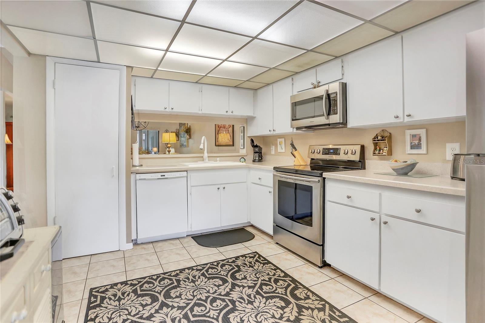 Image 4 of 40 For 14 Escondido Court 134