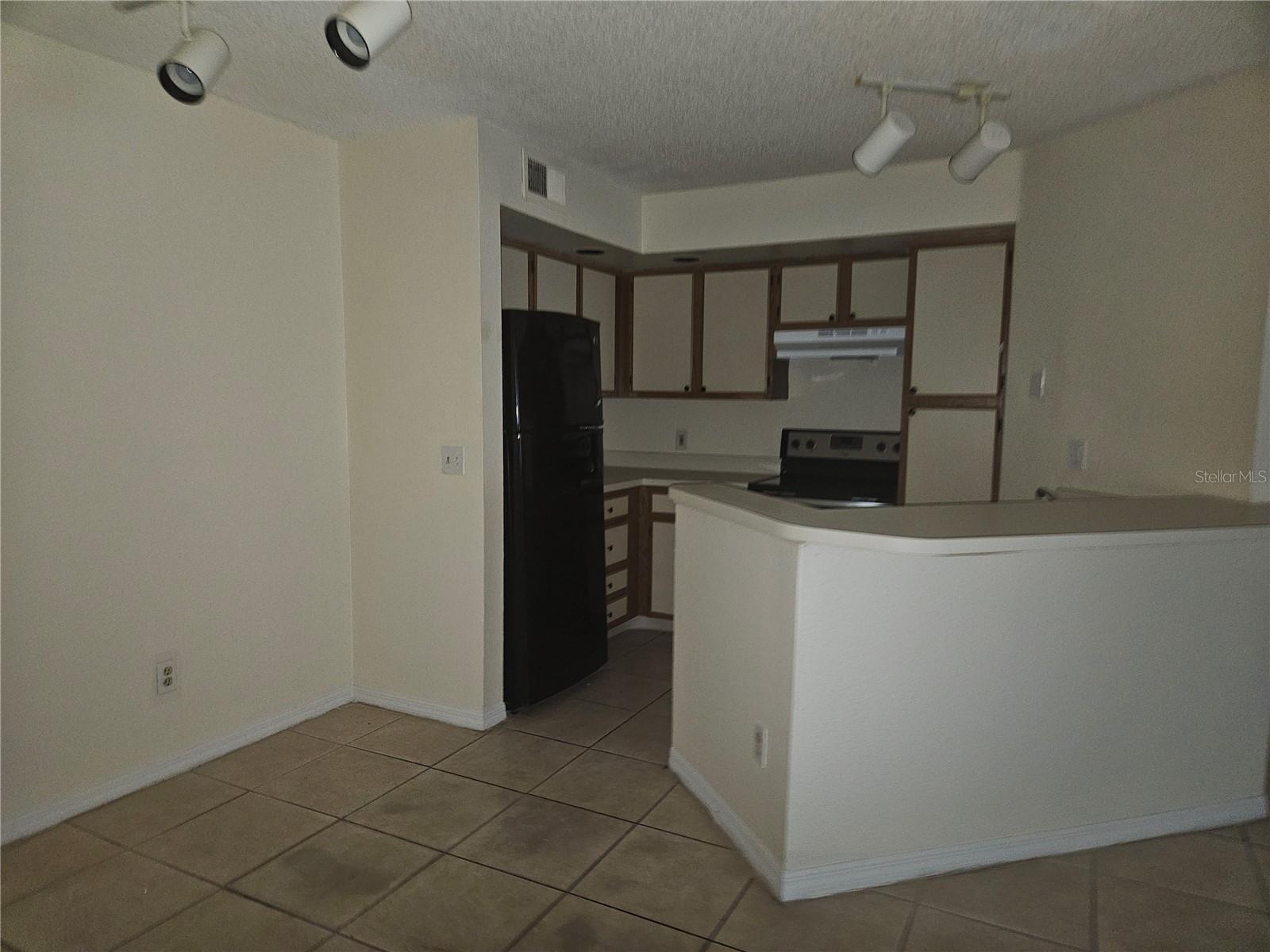 Image 5 of 13 For 4540 Commander Drive 2213