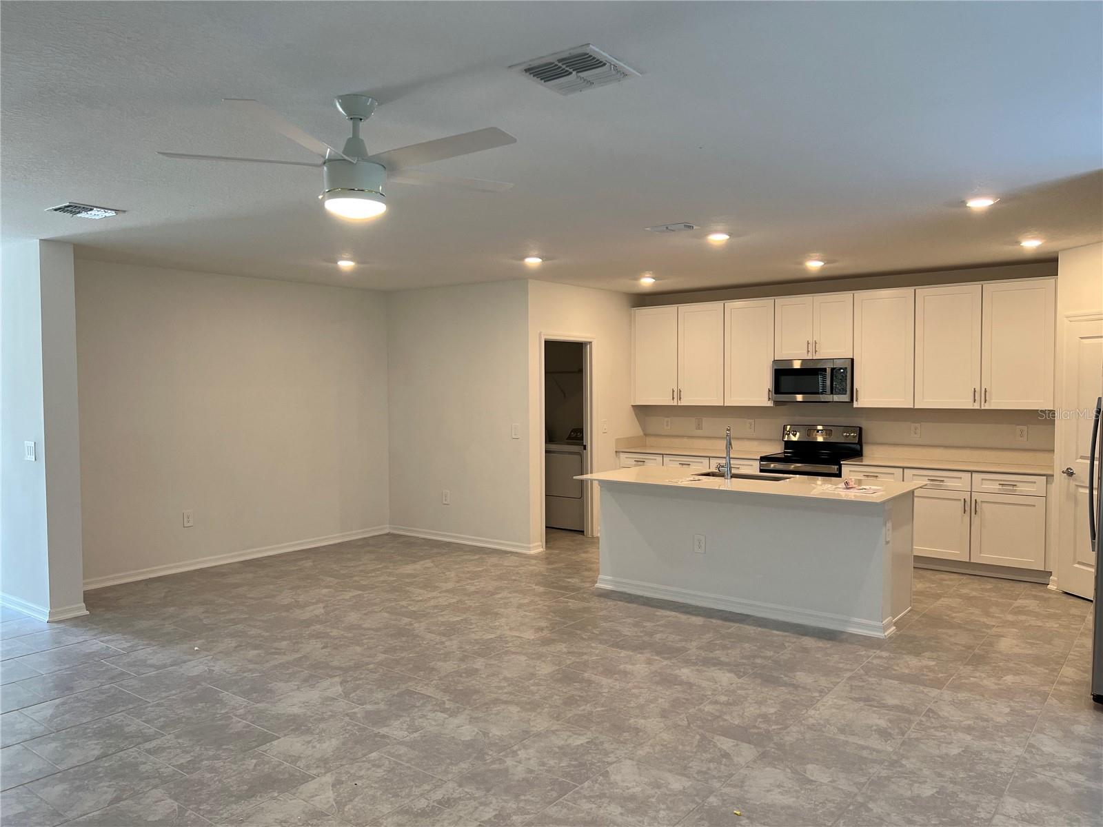 Image 10 of 16 For 930 Cattleman Street