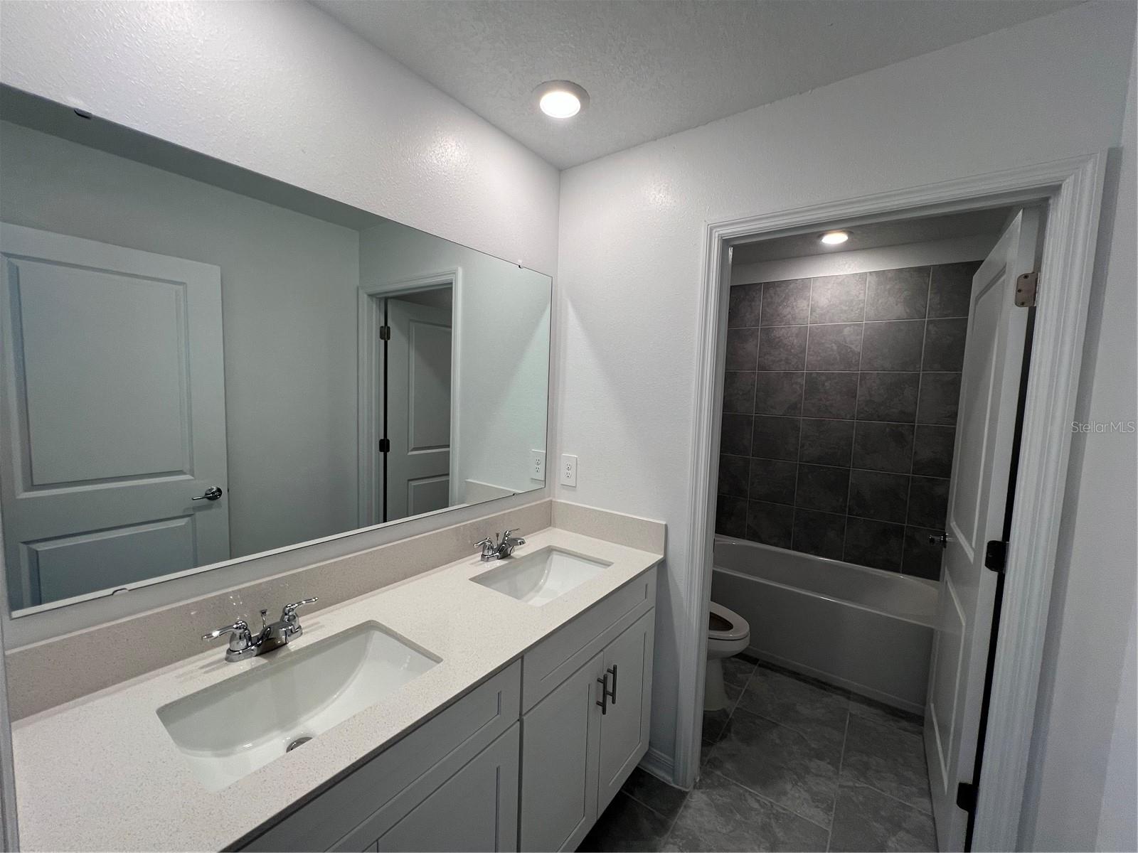 Image 4 of 16 For 930 Cattleman Street