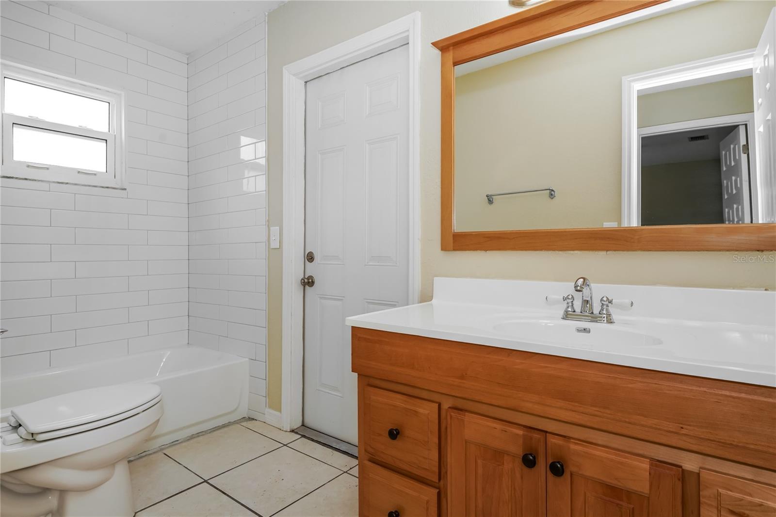 Image 14 of 16 For 208 Brittany Avenue